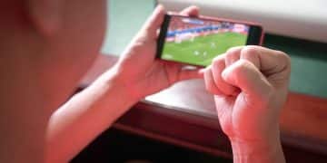 FIFA Mobile: Dominate with the Best Camera Settings (US Edition) - Cover Image